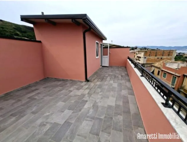 VENDE CASA SINGOLA  A VILLA SAN GIOVANNI RC VIA NAZIONALE