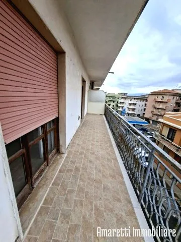 VENDE APPARTAMENTO A VILLA SAN GIOVANNI (RC) VIA LE R. LARUSSSA - Foto 1